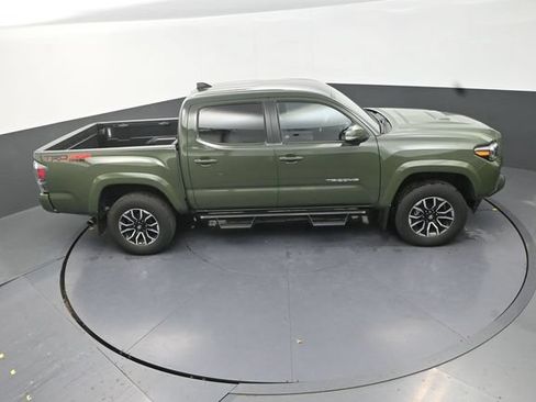 Used 2022 Toyota Tacoma TRD Sport w/ Technology Package AWD/4WD image 30