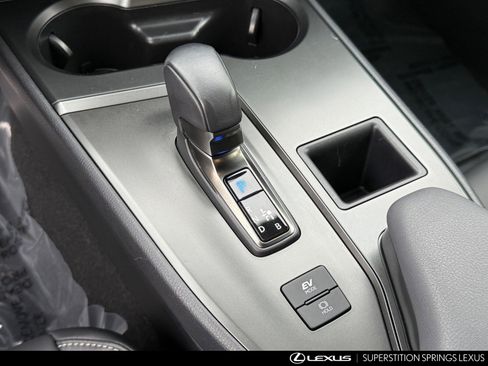 Certified 2025 Lexus UX 300h FWD image 25