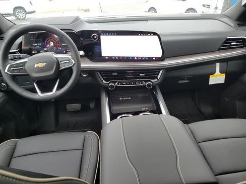 New 2026 Chevrolet Suburban Premier image 16