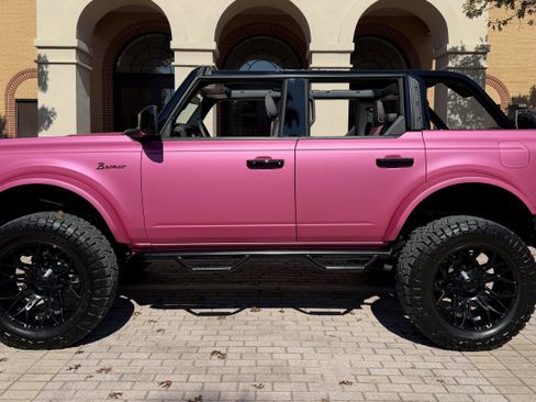 Used 2025 Ford Bronco Outer Banks AWD/4WD image 3