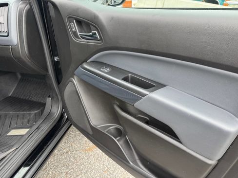 Used 2018 Chevrolet Colorado Z71 image 17