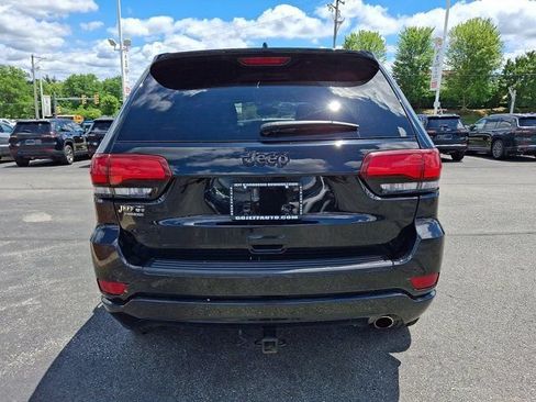 Certified 2019 Jeep Grand Cherokee Altitude AWD/4WD image 7