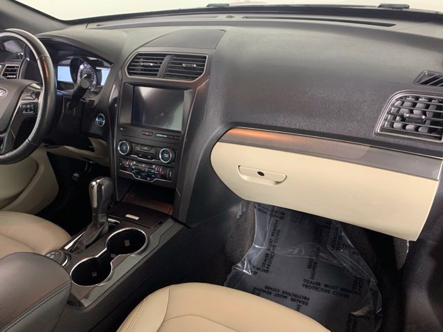 Used 2019 Ford Explorer XLT w/ Equipment Group 202A AWD/4WD image 7