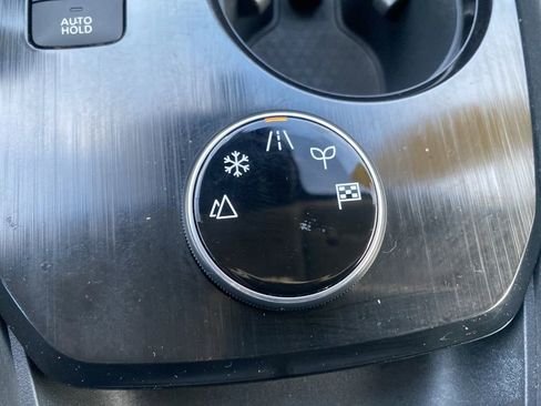 Used 2023 Nissan Rogue S image 24