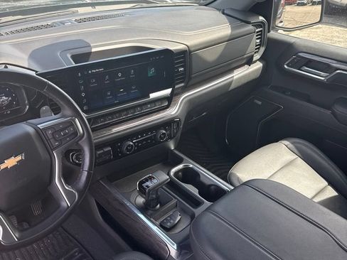 Used 2023 Chevrolet Silverado 1500 LTZ w/ Technology Package AWD/4WD image 9