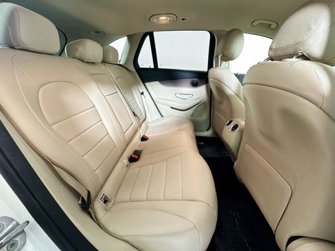 Used 2021 Mercedes-Benz GLC 300 image 25