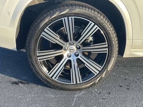 Certified 2025 Volvo XC90 T8 Plus w/ Protection Package Premier AWD/4WD image 9