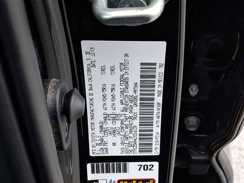 Certified 2020 Toyota Tacoma SR5 image 30