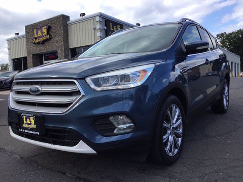 Used 2018 Ford Escape Titanium w/ Ford Safe & Smart Package AWD/4WD image 2