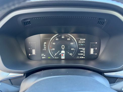 Used 2019 Volvo XC60 T5 Momentum w/ Premium Package AWD/4WD image 15