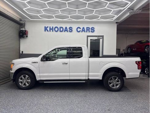 Used 2018 Ford F150 XLT w/ Equipment Group 302A Luxury AWD/4WD image 2
