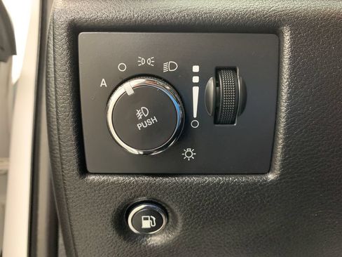Used 2016 Jeep Grand Cherokee Limited 75th Anniversary AWD/4WD image 26