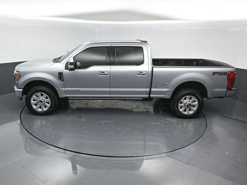 Certified 2022 Ford F350 Platinum w/ FX4 Off-Road Package image 12