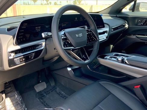 New 2025 Cadillac Lyriq Luxury image 9