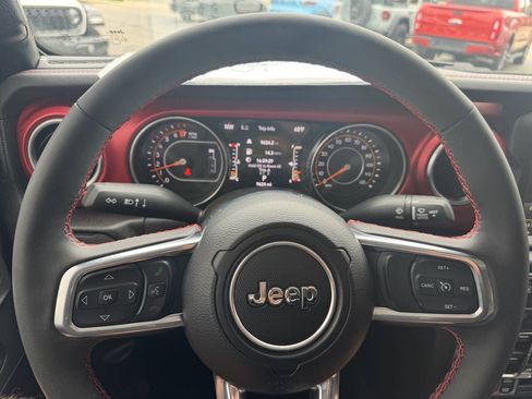 Used 2023 Jeep Gladiator Rubicon w/ Cold Weather Group AWD/4WD image 23