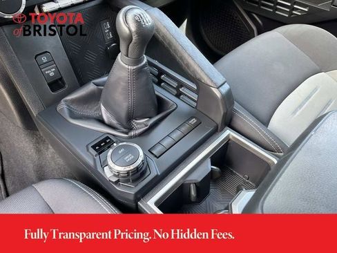 Used 2024 Toyota Tacoma TRD Sport AWD/4WD image 32
