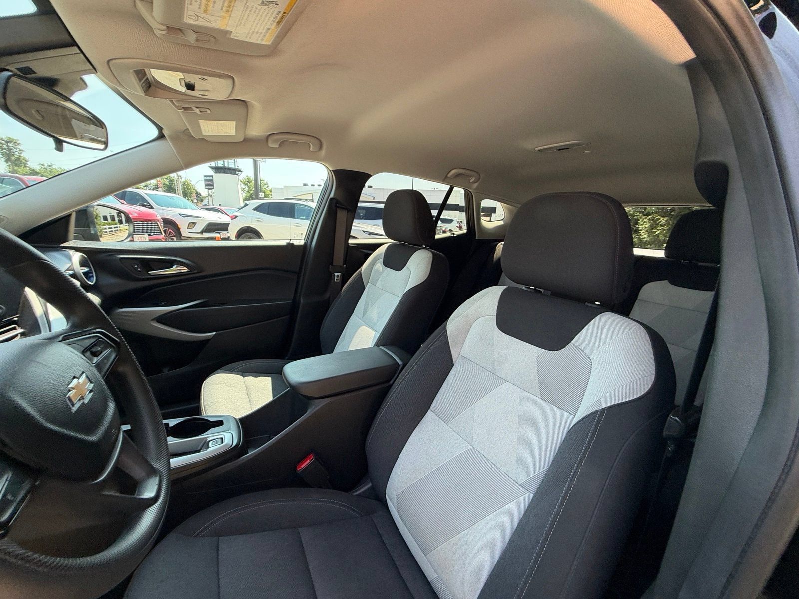 Used 2024 Chevrolet Trax LS w/ LS Convenience Package FWD image 11