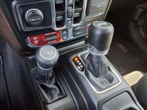 Used 2024 Jeep Wrangler Unlimited Rubicon 4xe image 22