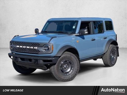 Used 2025 Ford Bronco Badlands image 1