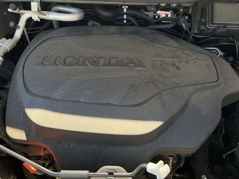 Used 2021 Honda Pilot Touring image 5