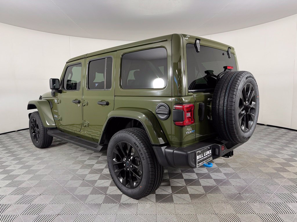 Used 2024 Jeep Wrangler Unlimited Sahara w/ Technology Group AWD/4WD image 8