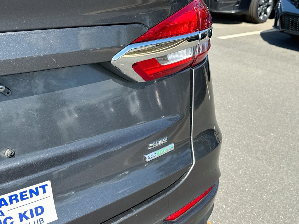 Used 2020 Ford Fusion SE FWD image 40