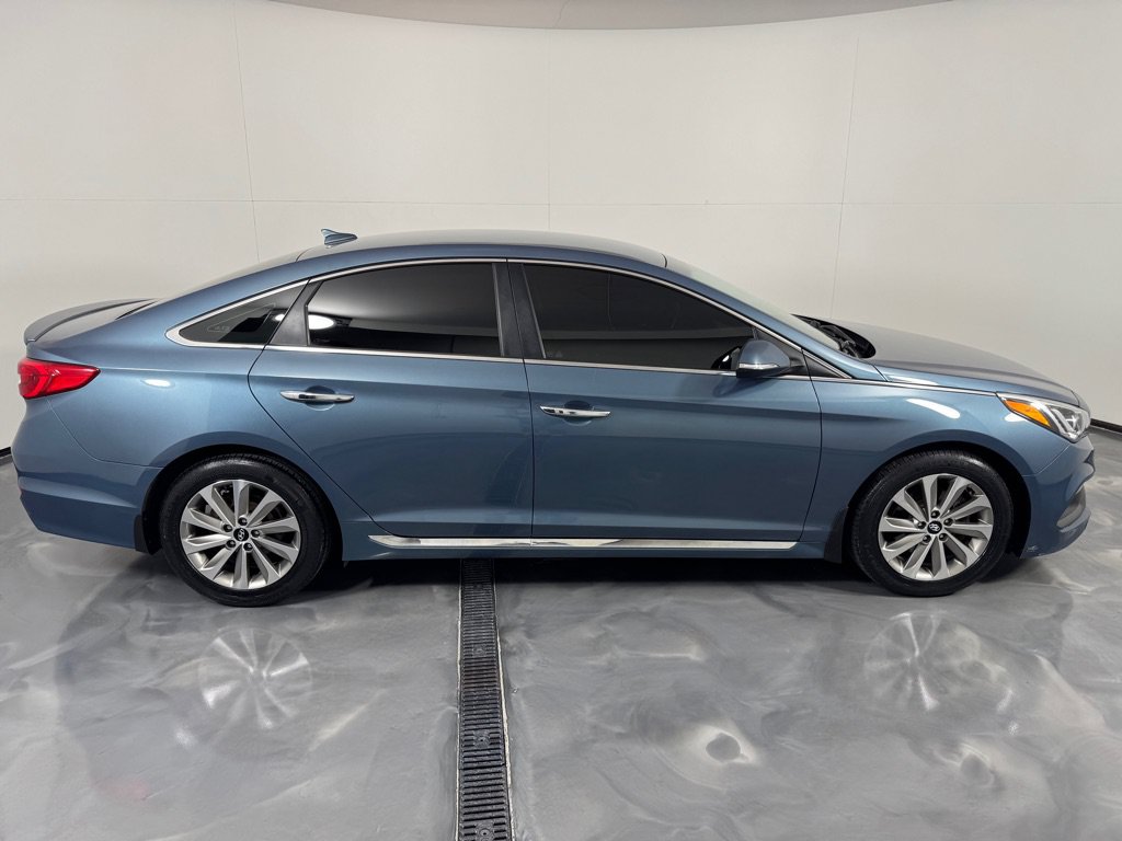Used 2015 Hyundai Sonata Sport w/ Option Group 03 FWD image 4