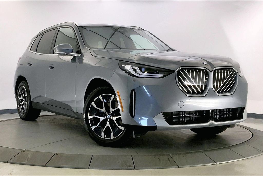 Used 2025 BMW X3 xDrive30i w/ Premium Package AWD/4WD image 1