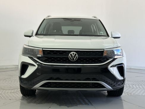 Used 2024 Volkswagen Taos SE FWD image 6
