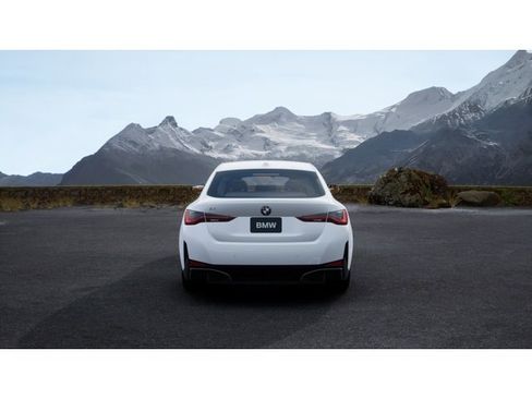 New 2026 BMW i4 xDrive40i image 5