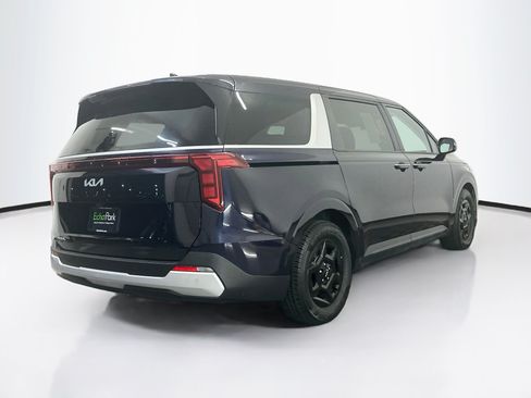 Used 2025 Kia Carnival FWD image 9