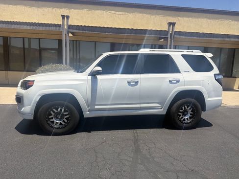 Used 2015 Toyota 4Runner Limited AWD/4WD image 4
