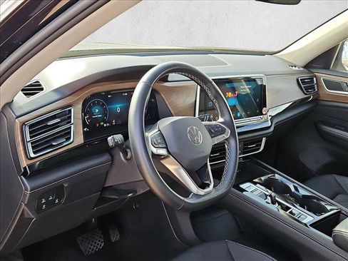 Used 2025 Volkswagen Atlas SE image 10