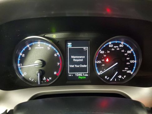 Used 2017 Toyota RAV4 XLE FWD image 27