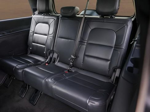 Used 2024 Lincoln Navigator Reserve AWD/4WD image 26