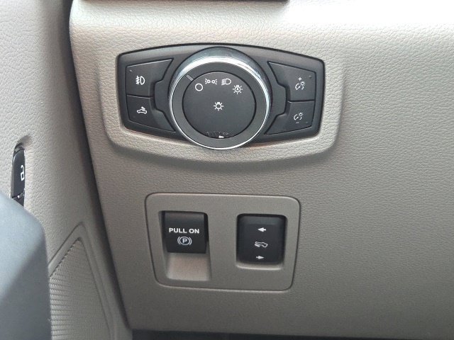 Used 2017 Ford F150 XLT w/ Equipment Group 302A Luxury AWD/4WD image 22