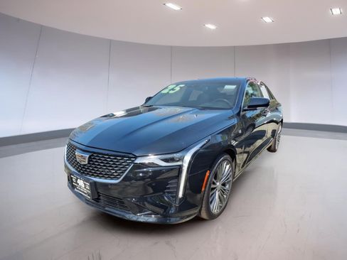 Used 2025 Cadillac CT4 Premium Luxury image 2