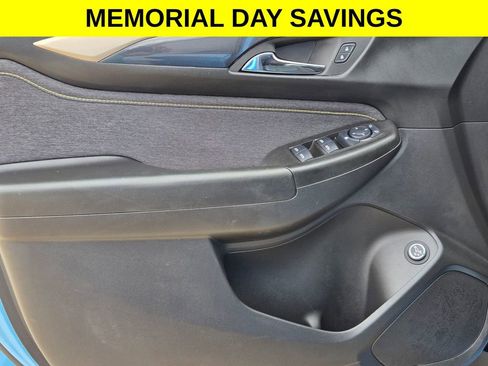 Used 2025 Chevrolet TrailBlazer ACTIV w/ Convenience Package FWD image 11