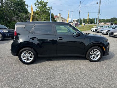 Used 2025 Kia Soul LX w/ LX Technology Package FWD image 6