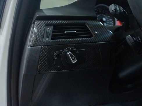 Used 2011 BMW M3 image 25