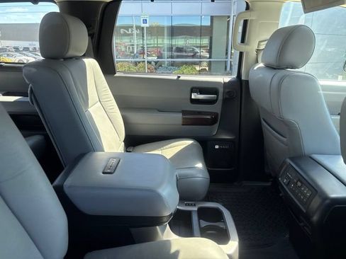 Used 2017 Toyota Sequoia Platinum AWD/4WD image 11