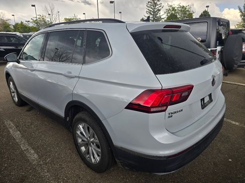 Used 2018 Volkswagen Tiguan SE AWD/4WD image 2