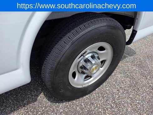 Used 2025 Chevrolet Express 3500 LT w/ LT Preferred Equipment Group RWD image 39