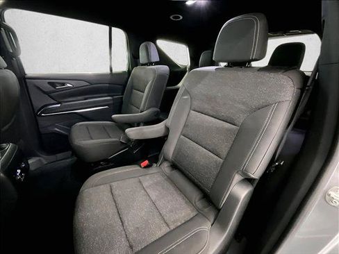 Used 2024 Chevrolet Traverse LT FWD image 28