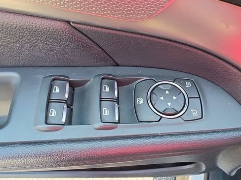 Used 2018 Ford Explorer XLT w/ Equipment Group 202A FWD image 19