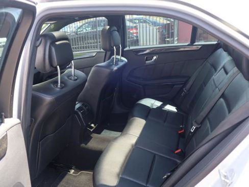 Used 2010 Mercedes-Benz E 350 4MATIC Sedan w/ Premium 2 Pkg image 22