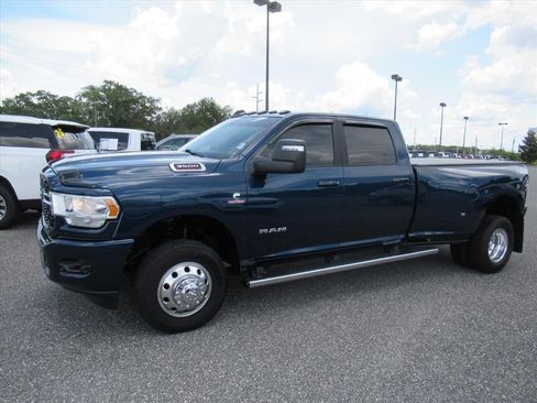 Used 2024 RAM 3500 Big Horn w/ Sport Appearance Package AWD/4WD image 4