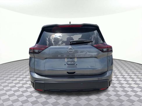 Used 2026 Nissan Rogue S FWD image 4