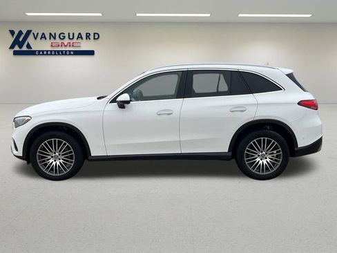 Used 2024 Mercedes-Benz GLC 300 4MATIC image 2