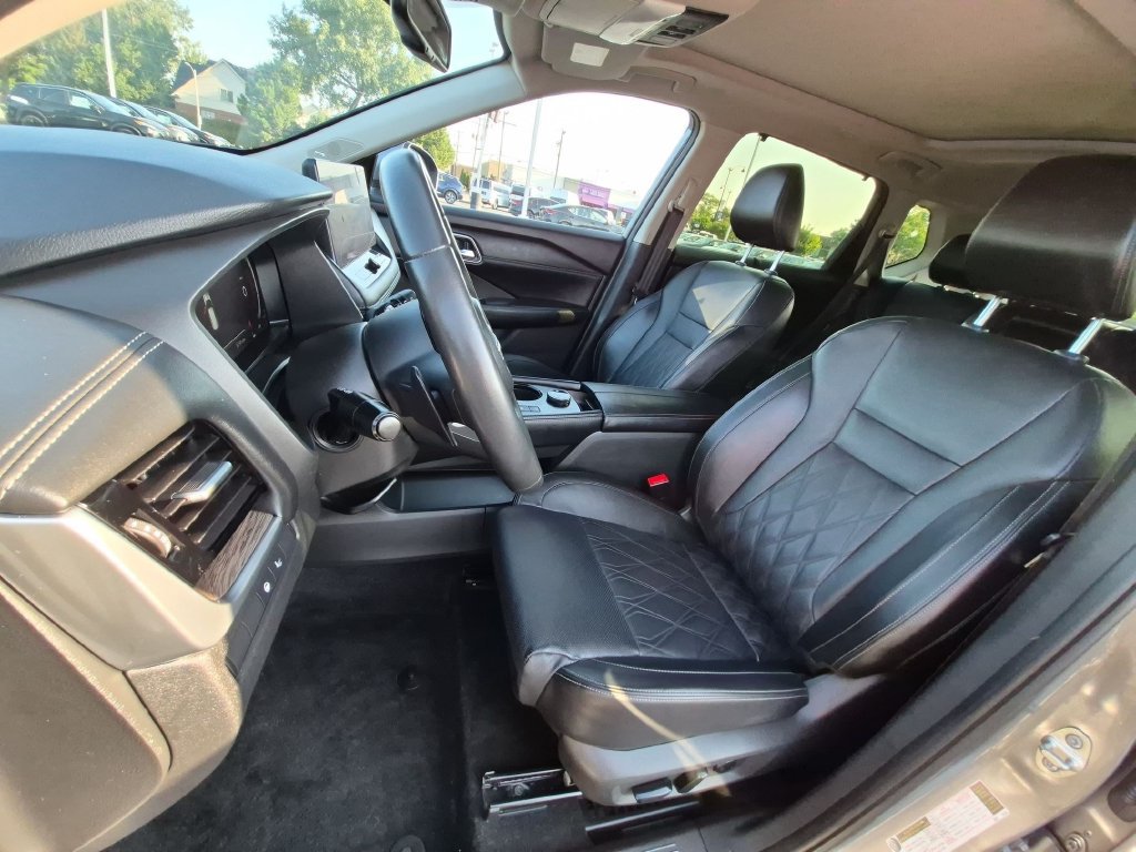 Used 2024 Nissan Rogue Platinum AWD/4WD image 11